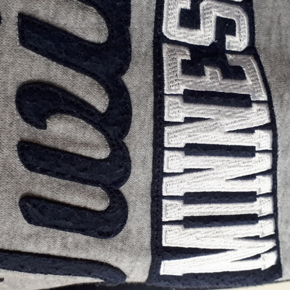 Minnesota Twins sweatshirt - Picture 6 of 7